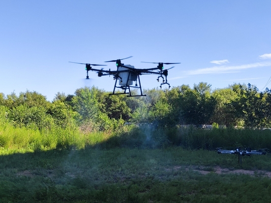 50L Volumen del tanque Agricultura Pulverizador de drones para el control eficaz de plagas en huertos